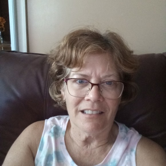 Meet your Posher, Tracy - Picture 1 of 1